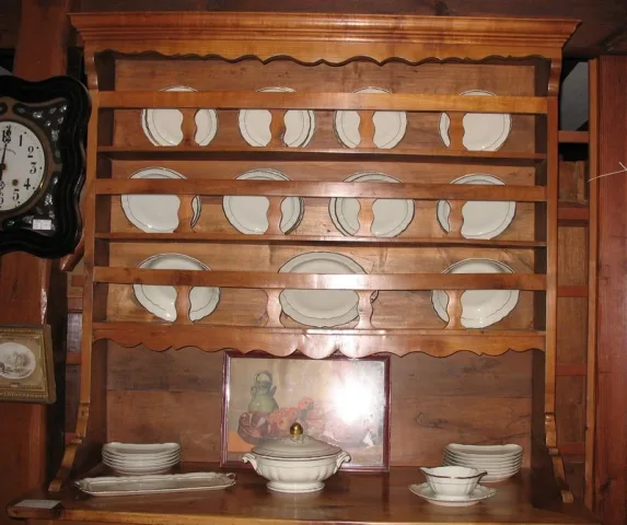 Vaisselier Louis XV en merisier XIXe
