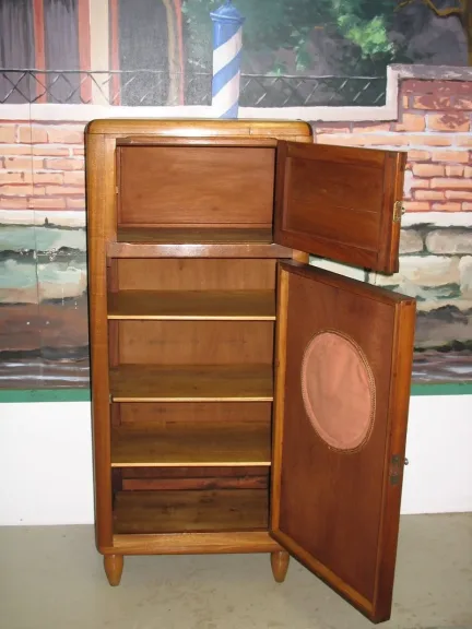 RADIO CABINET IN MAHOGANY