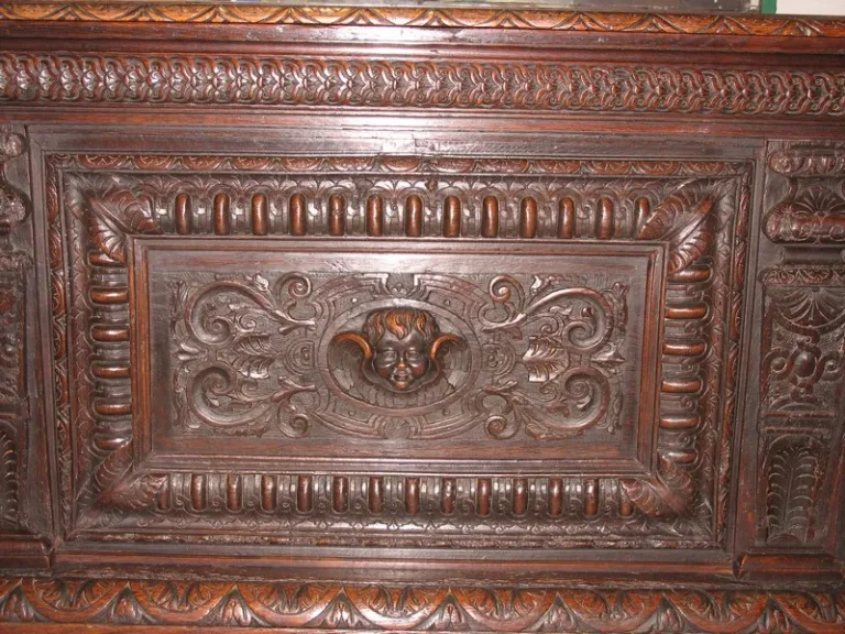 17. EICHE CHEST-DESK