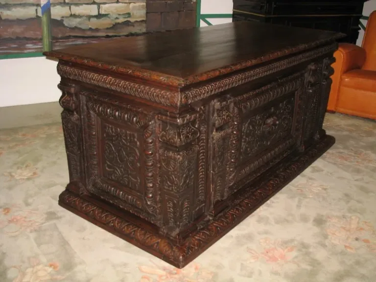 17. EICHE CHEST-DESK