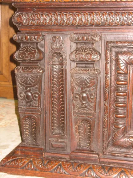 17. EICHE CHEST-DESK