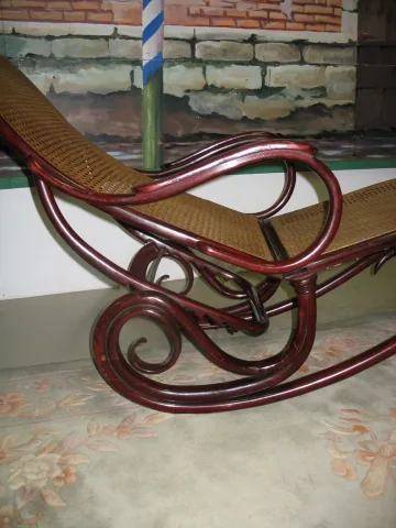 Chaise-longue "Thonet" en hêtre XXe