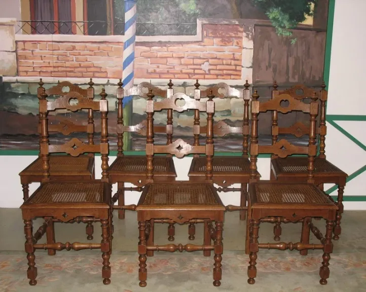 SET VON SIEBEN LOUIS XIII STYLE STÜHLE