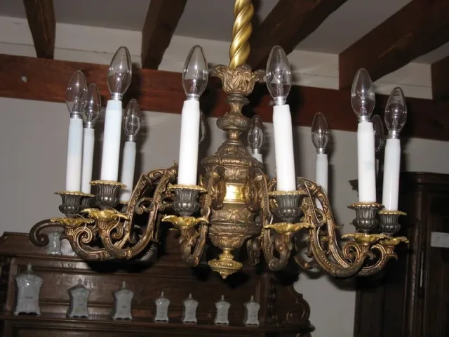 BRASS EN SPELTER LIGHT