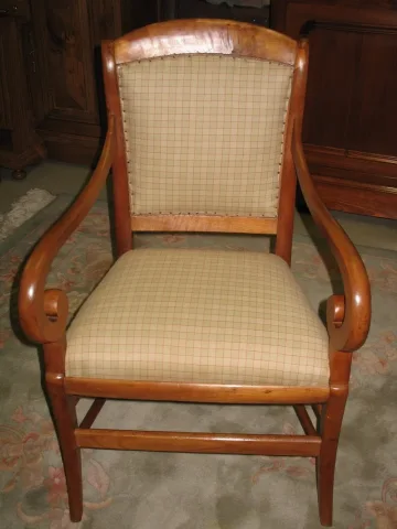 Paire de fauteuils à crosses en merisier XIXe