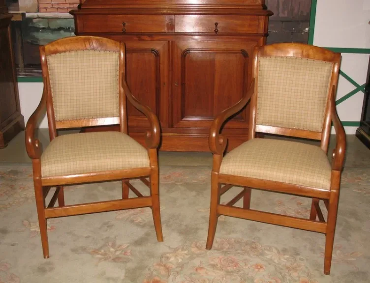 PAAR VAN 19 C C ARMCHAIRS