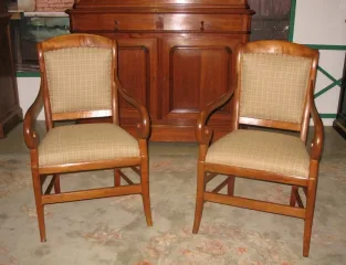 PAAR VAN 19 C C ARMCHAIRS