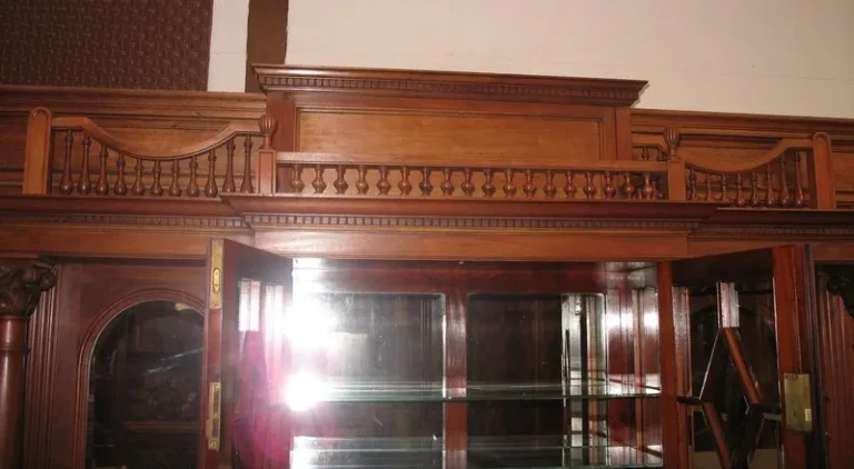 NEDERLANDS CABINET IN MAHOGANY