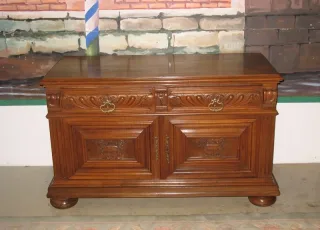 NEO GOTHIC STYLE SCHRANK IN WALNUT