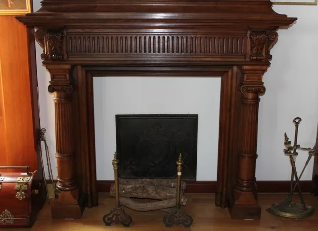 Cheminée de château en chêne XXe