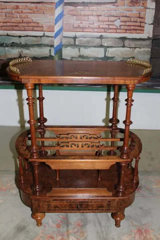 Meuble à musique Georgien en noyer