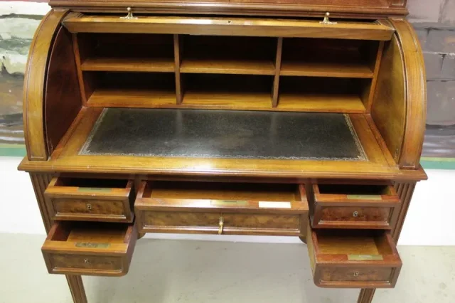 Bureau cylindre en acajou XIXe