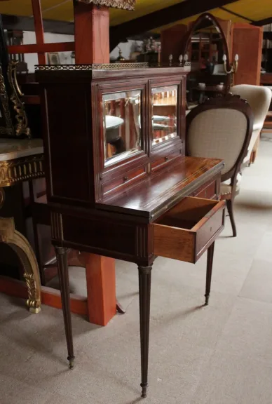 Bureau de Dame Louis XVI en acajou XIXe