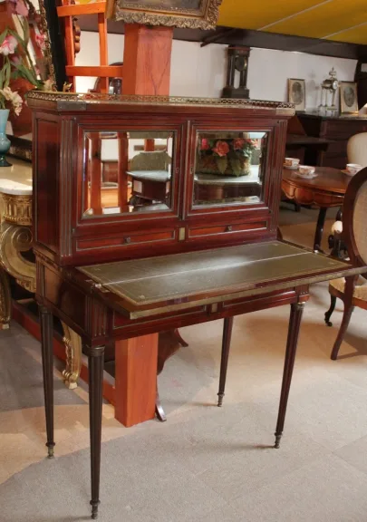 Bureau de Dame Louis XVI en acajou XIXe