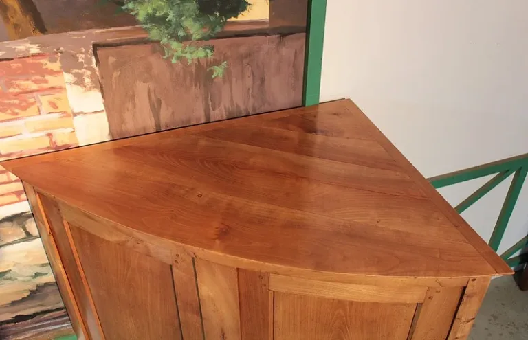 COPPIA DI CUPBOARD DI CORNER