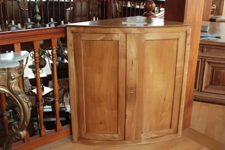 COPPIA DI CUPBOARD DI CORNER