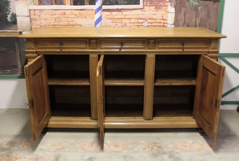 OAK BUFFET