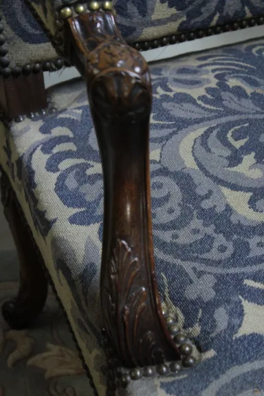 PAIR DI LOUIS XV ARMCHAIRS DI STILE