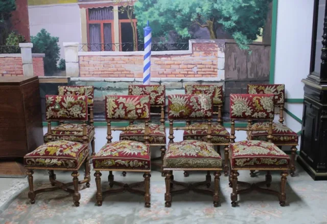 Chaises goût Louis XIV en noyer XXe
