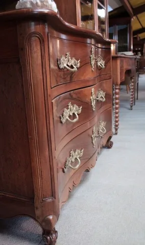 LOUIS XV Kommode aus Schubladen