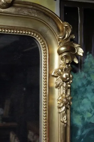 NAPOLEON III PERIOD GILTWOOD MIRROR