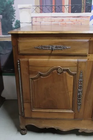 LOUIS XV PERIODE SIDEBOARD IN WALNOOT