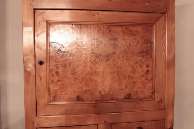 Cabinet Louis-Philippe en frêne XIXe