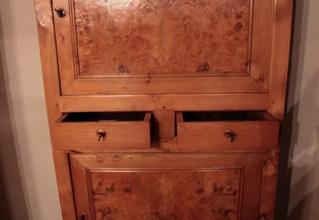 Cabinet Louis-Philippe en frêne XIXe