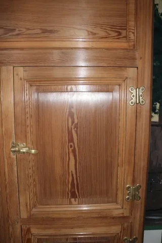 Meuble de Boucher en pichpin XXe