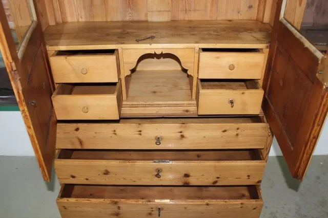 PINE BUREAU BÜCHER