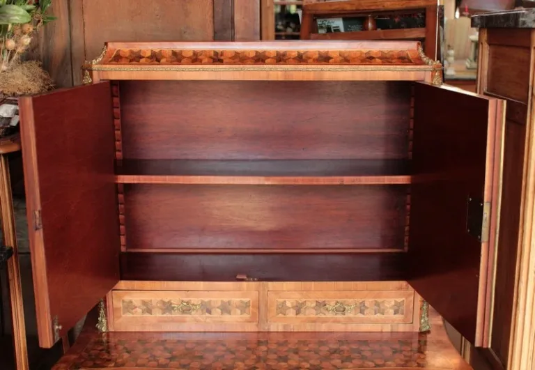 Cabinet de dame en marqueterie XIXe