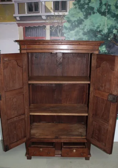TEAKSCHRANK
