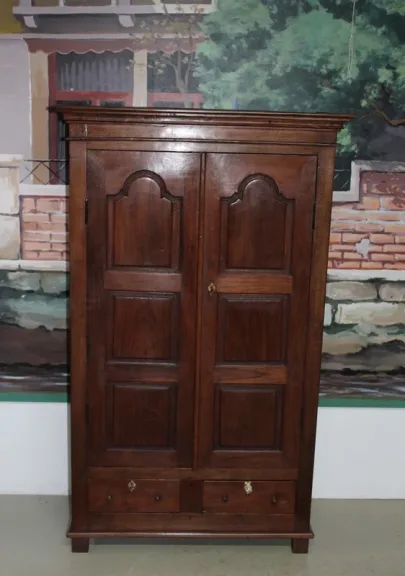 TEAKSCHRANK