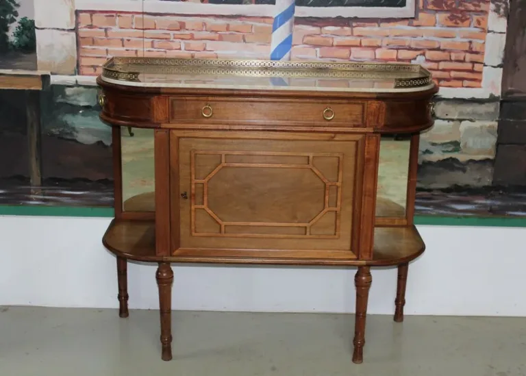 FRANZÖSISCHES SIDEBOARD