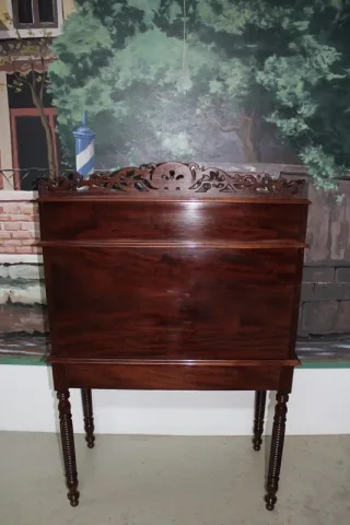 SLOPE TOP DESK