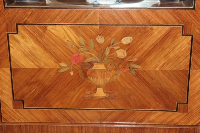 КАБИНЕТ ДИСПЛЕЯ В ROSEWOOD