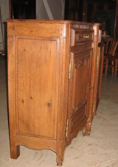 LOUIS XV - LOUIS XIV PERIODE EICHE SIDEBOARD