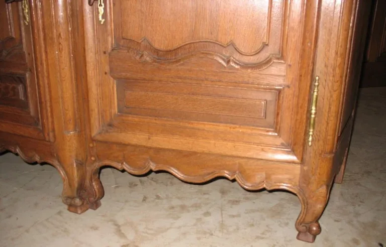 LOUIS XV - LOUIS XIV PERIODE EICHE SIDEBOARD