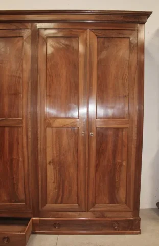 Armoire 6 portes en Noyer - XIXeme