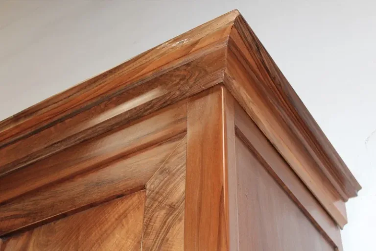 Armoire 6 portes en Noyer - XIXeme