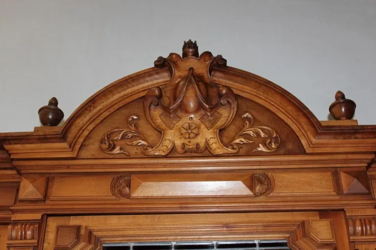 HIGH BUFFET CUPBOARD