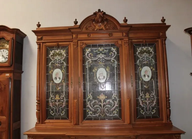 HIGH BUFFET CUPBOARD