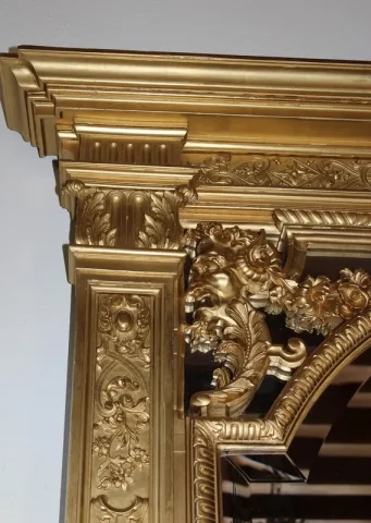 Miroir Louis XIV en bois doré XIXe