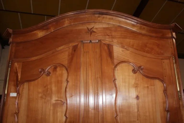 LOUIS XV STIL ARMOIRE