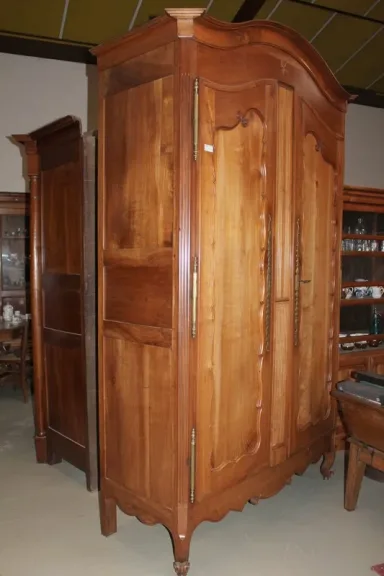 LOUIS XV STIL ARMOIRE