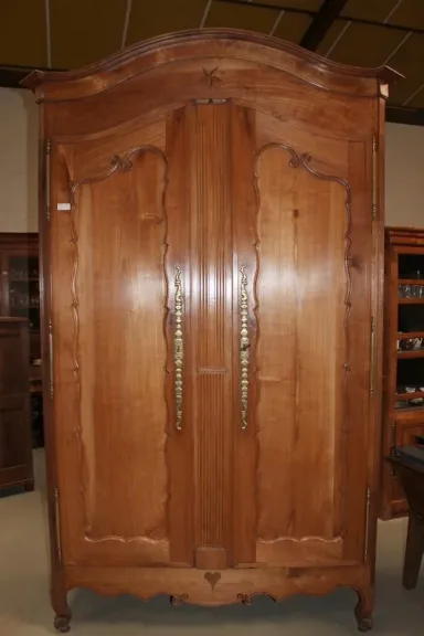 LOUIS XV STIL ARMOIRE