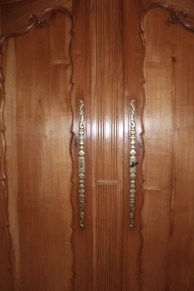 LOUIS XV STIL ARMOIRE