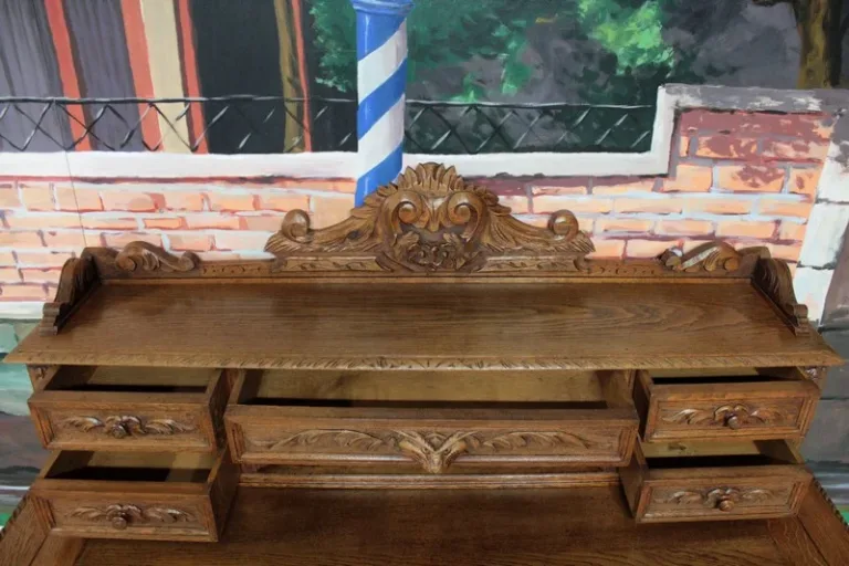 LOUIS XIII SCHREIBTISCH