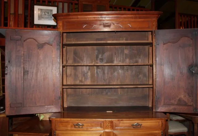 LOUIS XV PERIODO ALTA BUFFET ARMARIO