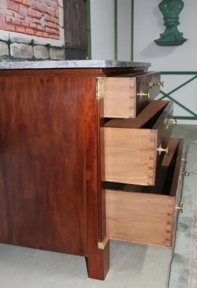FRENCH DIRECTOIRE PERIOD CHEST OF DRAWERS